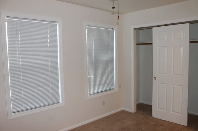 Building Photo - 7330 Kearney St