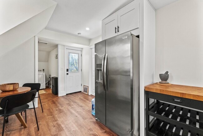 Building Photo - 1142 Washington St