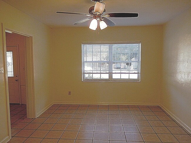 Building Photo - 3935 Caldwell Dr