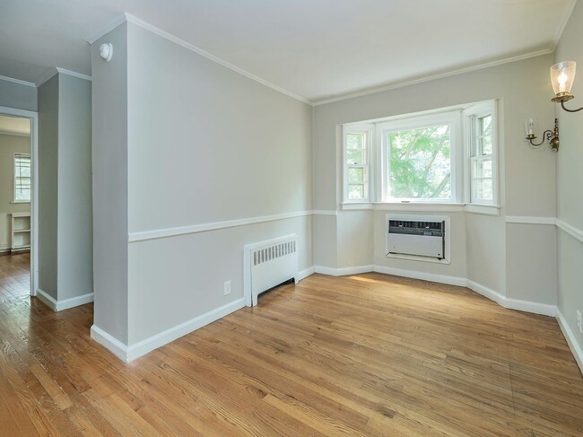 Building Photo - 65 Beechwood Dr