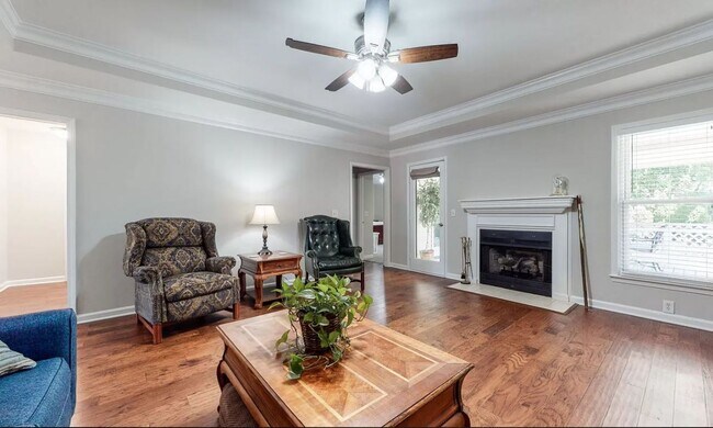 Building Photo - 1503 Birchwood Cir