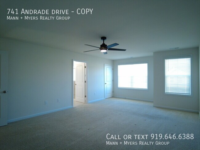 Building Photo - 741 Andrade Dr