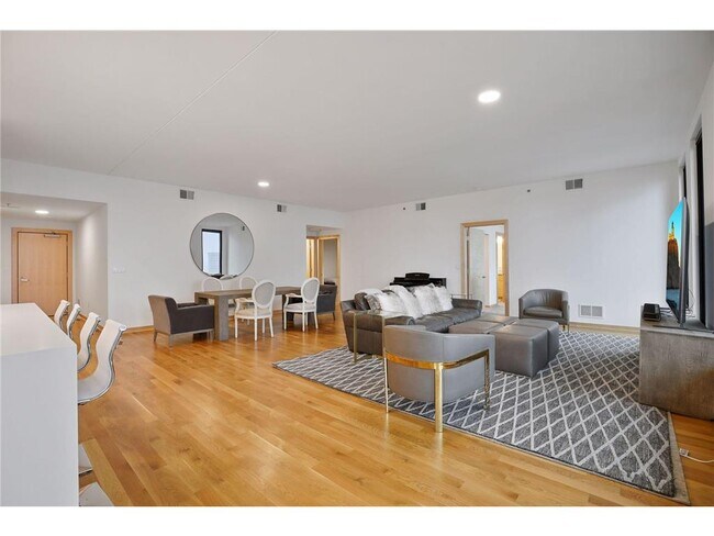 Building Photo - 1240 S 2nd St