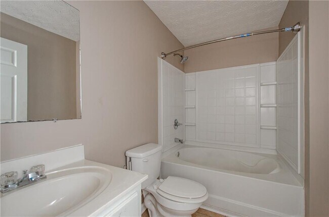 Building Photo - 10104 Fairington Ridge Cir