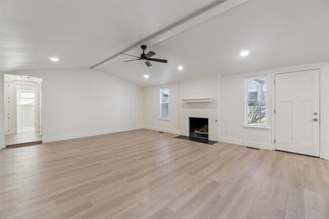 Building Photo - 1033 Mabel C Fry Blvd