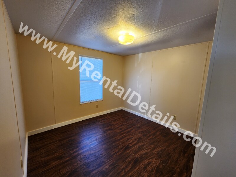 Building Photo - 49 Brookdale Rd