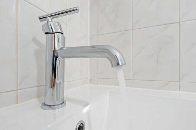 Building Photo - 65 St Pauls Ave