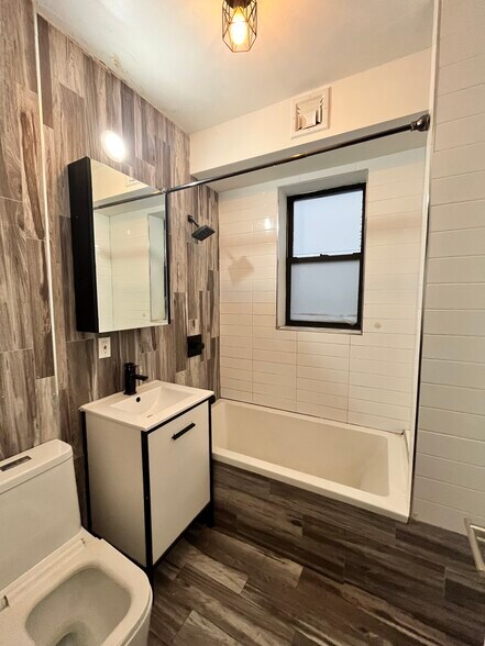 615 Bramhall Ave 1R - 618 Bramhall Ave