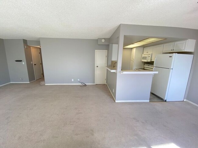 Building Photo - 3 Bedroom Townhouse North Reno - 2 Car Att...