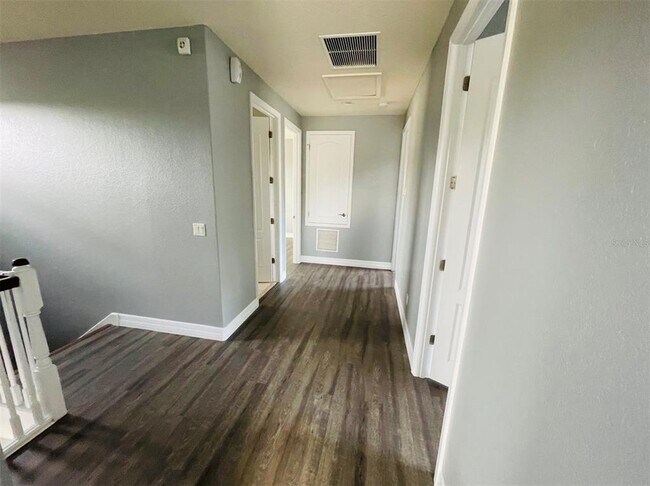 Building Photo - 10802 Willow Ridge Loop