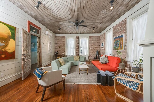 Building Photo - 2020 Hardy St