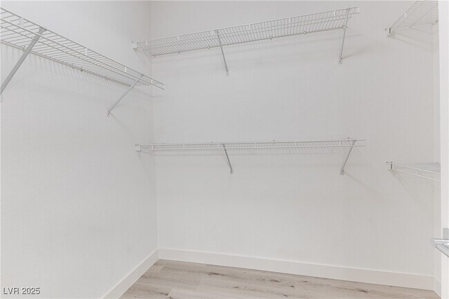 Building Photo - 2084 Tiger Links Dr