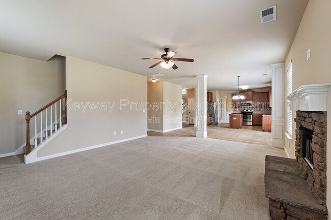 Building Photo - 6017 Reynolds Cir