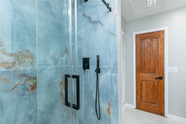 Building Photo - 1507 Harding St