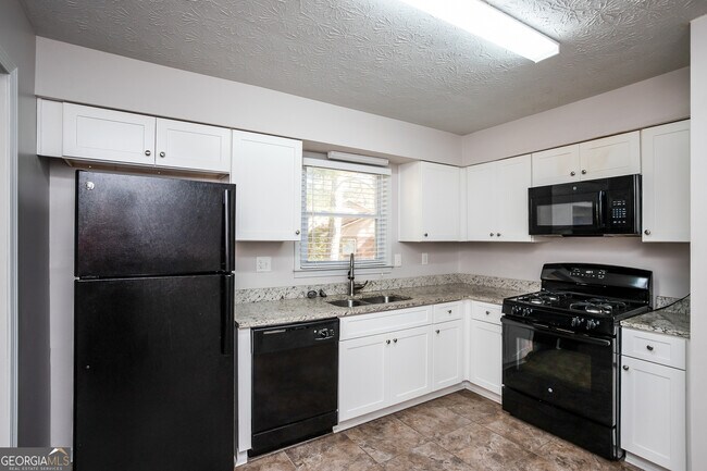 Building Photo - 537 Plainville Dr SW