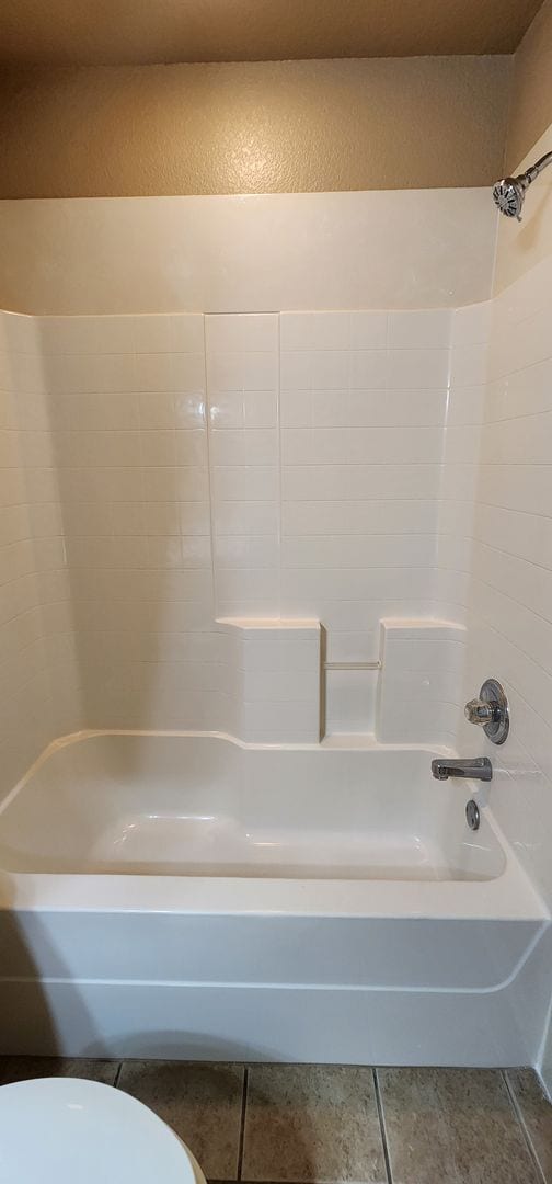 Building Photo - 3 Bedroom 2 Bath off Clear Creek Viewable ...