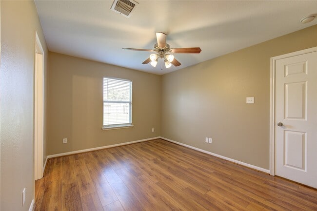 Building Photo - 6814 Manor Terrace Ln