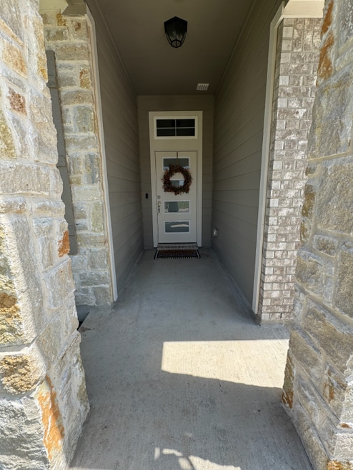 Building Photo - 4644 Allison Dr