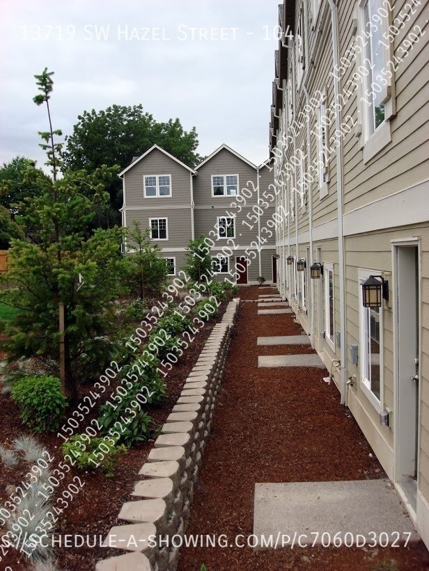 Building Photo - 13719 SW Hazel St