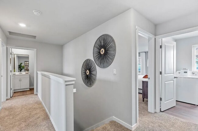Building Photo - 1043 Maywood Ln