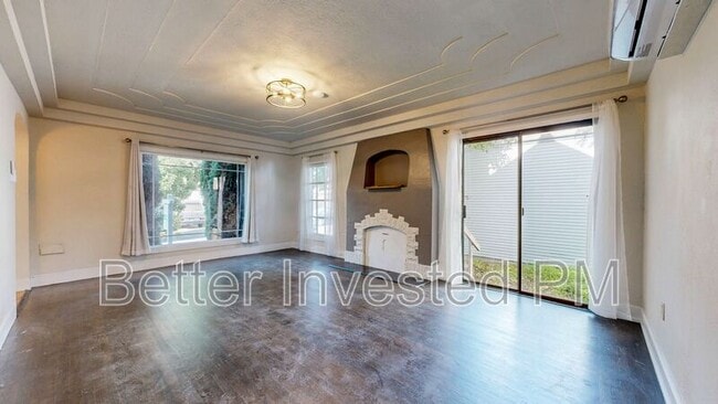 Building Photo - 210 Brown St