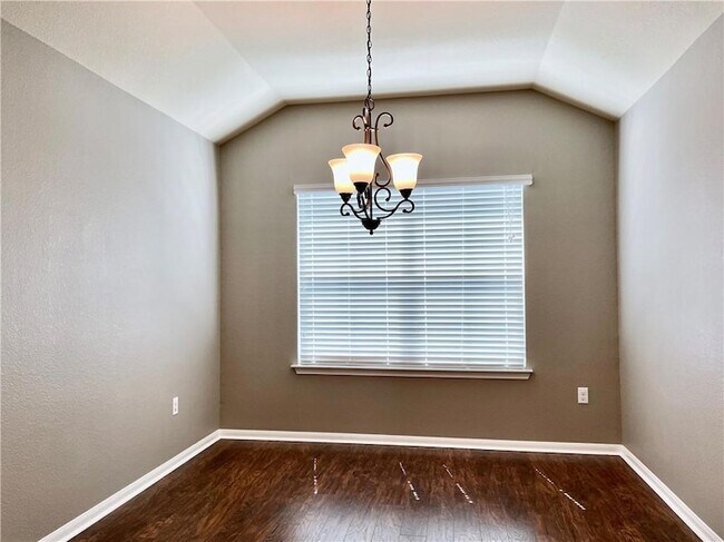 Building Photo - 115 Leona River Trl