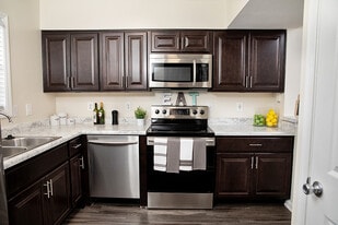 Building Photo - Beachwood Park Apartments and Townhomes