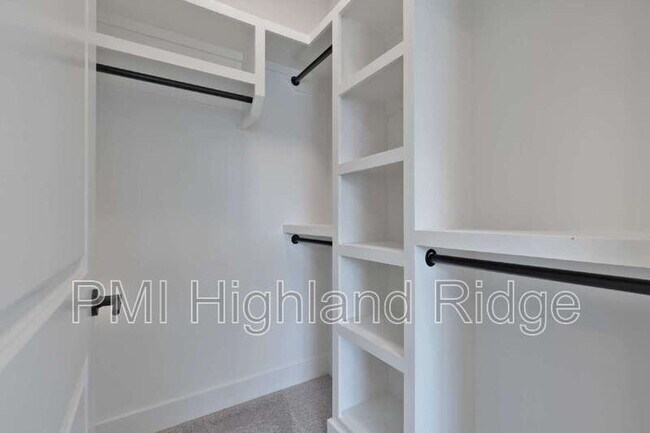 Building Photo - 700 N Dupont Ave