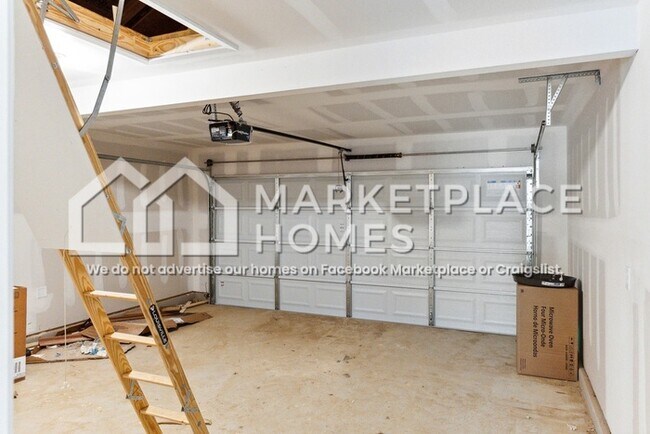 Building Photo - 1011 W Cheyenne Ln