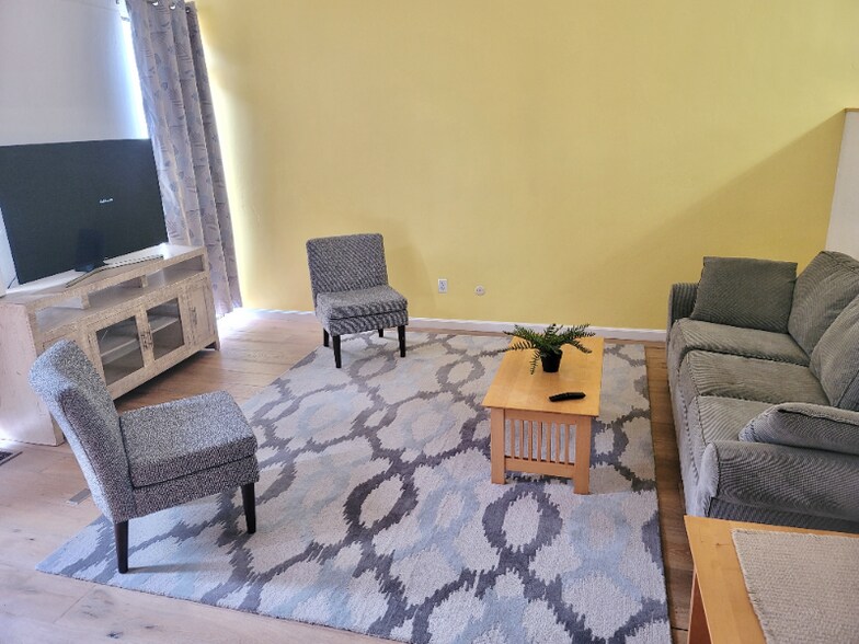 Building Photo - 3600 High Meadow Dr