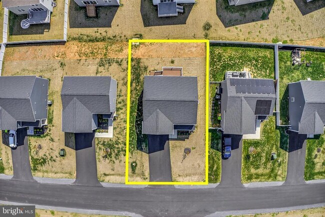 Building Photo - 3210 White Tail Dr