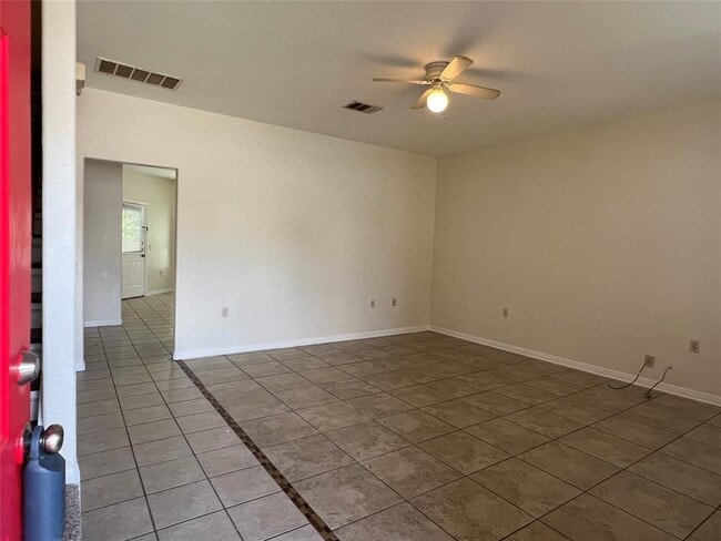 Building Photo - 7511 Lazy Creek Dr