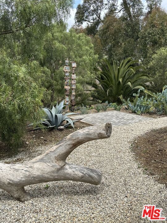 Building Photo - 5927 Busch Dr