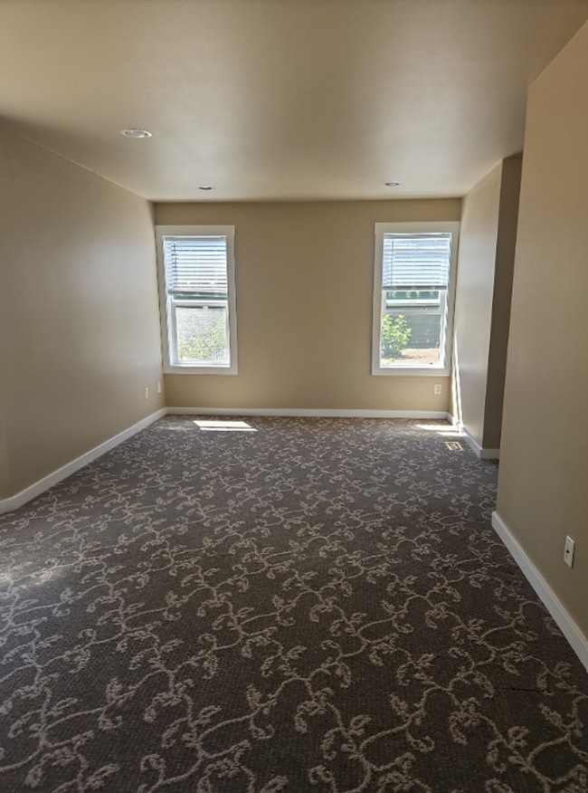 Building Photo - Spacious Two Story, 4 Bedroom, 4 Bathroom ...