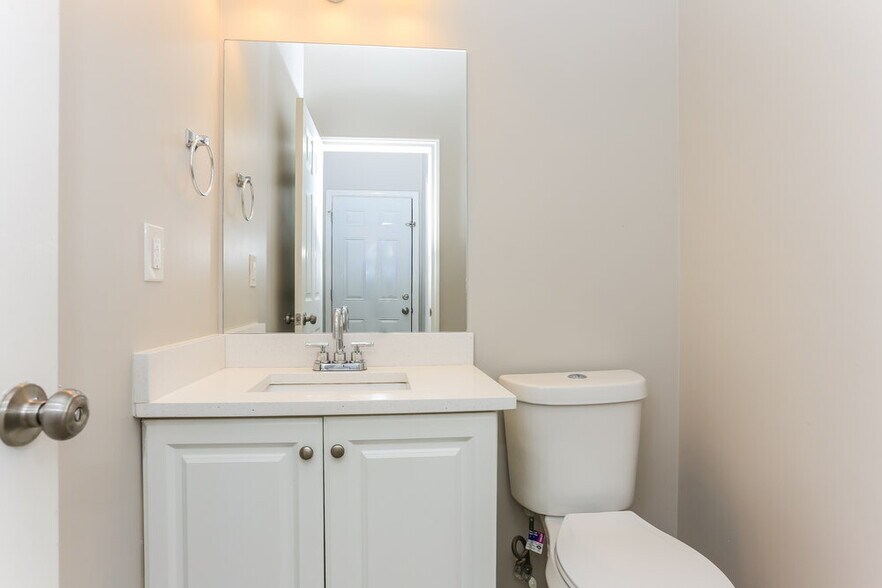 Building Photo - 1555 Persimmon Trace