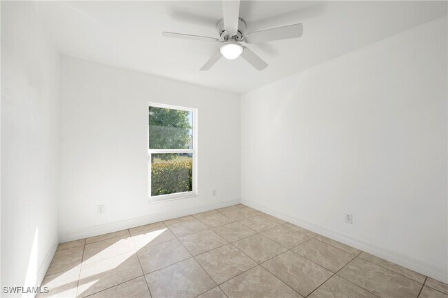 Building Photo - 4208 SW 7th Pl