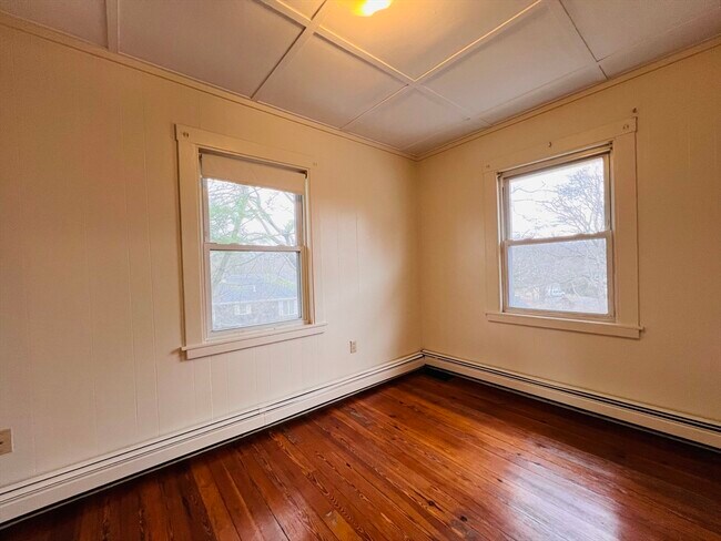 Building Photo - 31 Seaview St