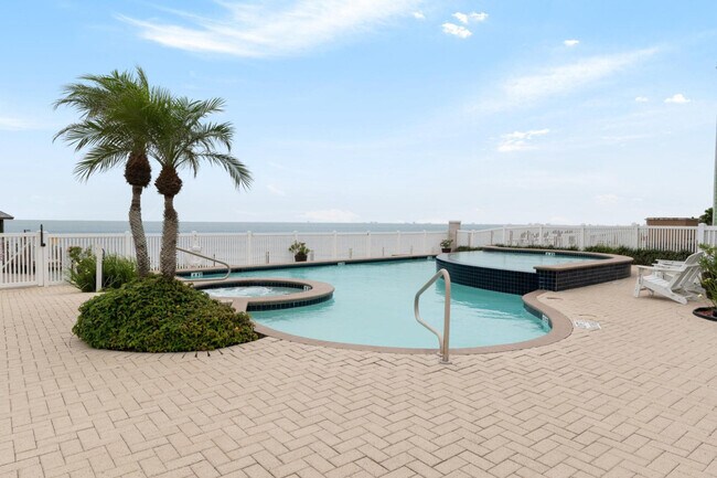 Building Photo - 108 Las Joyas Blvd