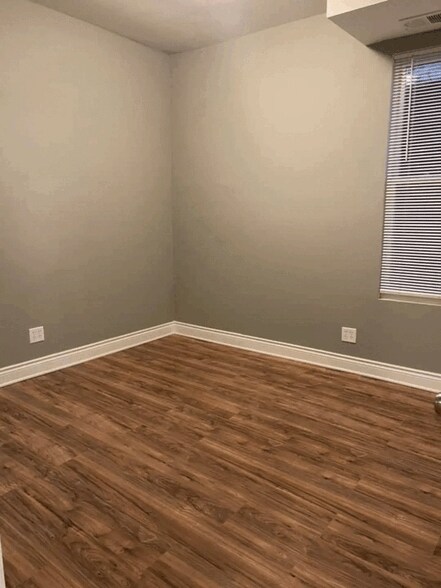 Building Photo - 6337 S Loomis Blvd