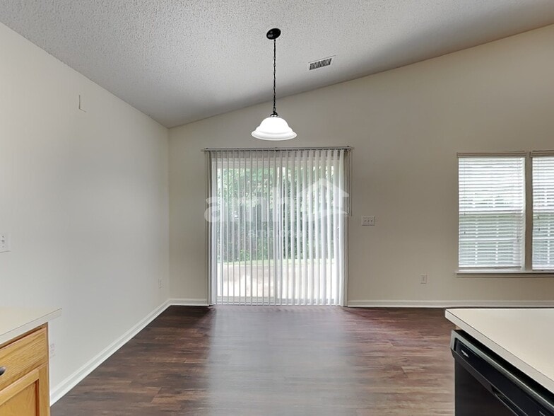 Building Photo - 8526 Appledale Dr