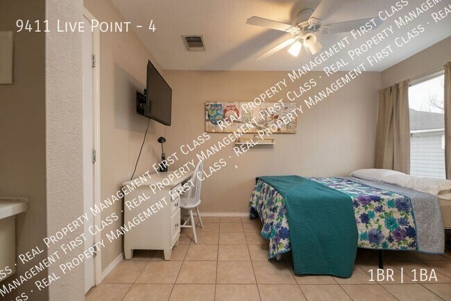 Primary Photo - 9411 Live Point