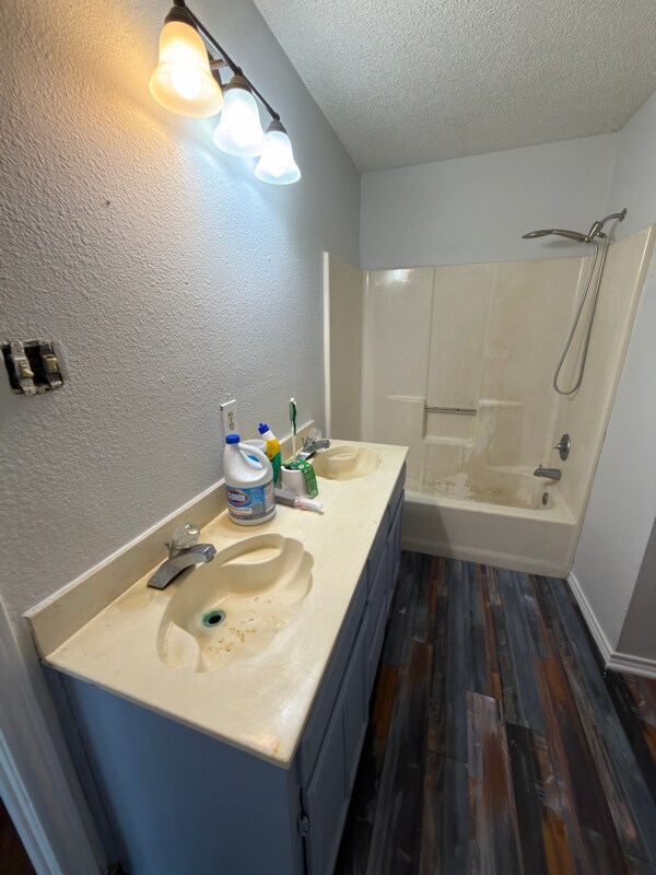 Building Photo - 1207 Charles Dr