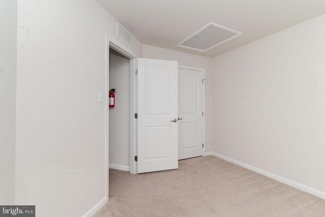 Building Photo - 6 Sparrow Cir