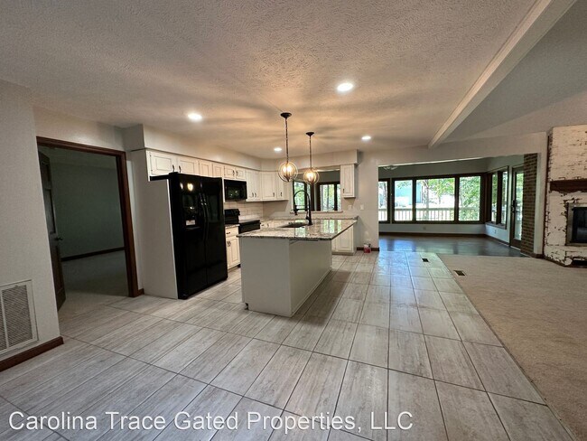 Building Photo - 3 br, 2 bath House - 5055 Bluebird Drive