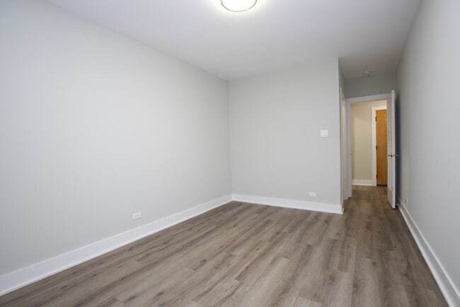 Building Photo - 725 St Johns Ave