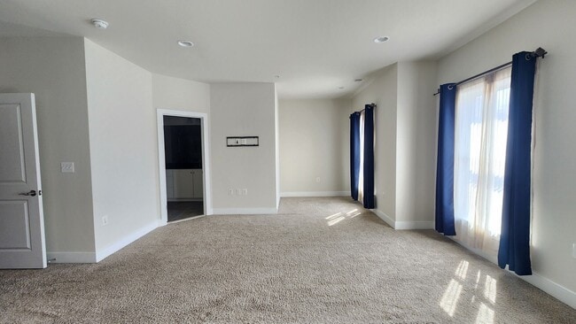 Building Photo - 3 BR Plus Den and Garage in Potomac Yard!