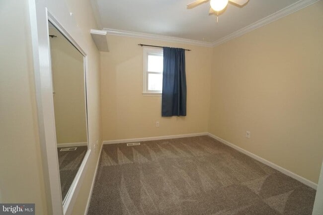 Building Photo - 915 Arch St