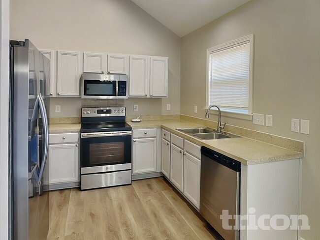 Building Photo - 2538 Terra Dr