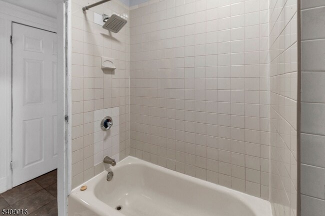 Building Photo - 19 N 7th St