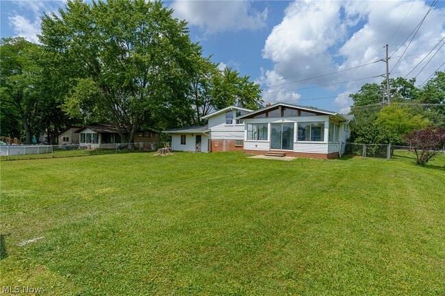 Building Photo - 9081 Royalton Rd